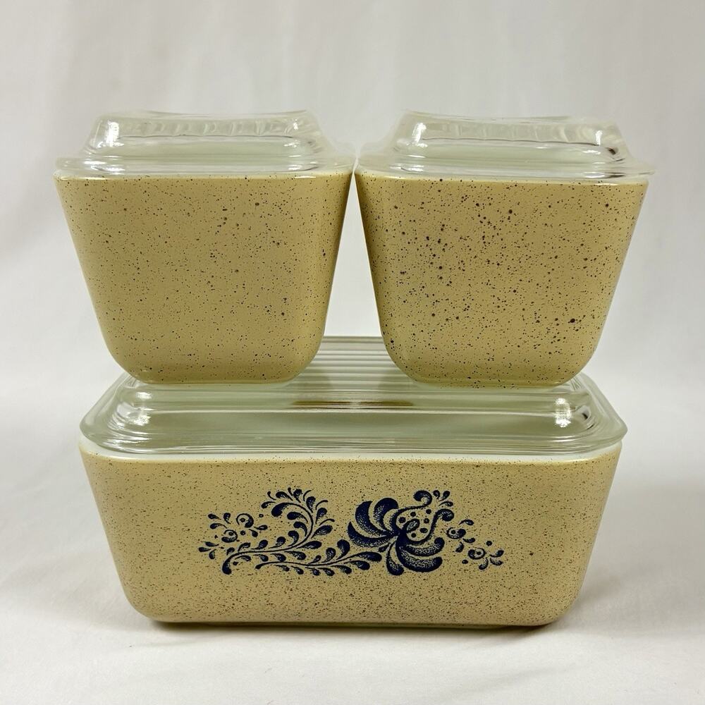 Pyrex HOMESTEAD Refrigerator Dishes Set of 3 ~ 501 (2)/502 w/ Clear Lids Vintage